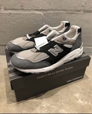 New Balance 990 V2