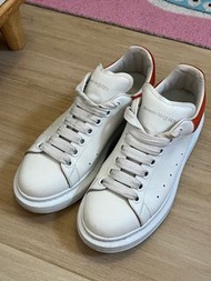 Alexander McQueen 厚底小白鞋