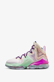 LeBron 19 Love Letter