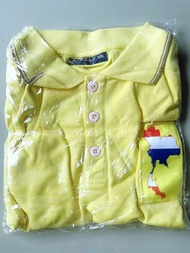 เสื้อคอโปโลเด็ก ชายและหญิง สีเหลือง เสื้อเหลือง ตราสัญญาลักษณ์ วันพ่อ  (เหลืองสัญลักษณ์ เสื้อเหลือง)พร้อมส่งไทย