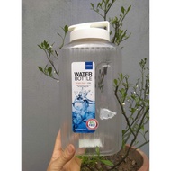 2.2 liter lock water bottle