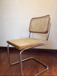 北歐簡約中古風格懷舊人手編織藤面實木流線型扶手椅.線條優美.設計簡約,人體工學設計,坐感舒適.做書枱椅,餐椅