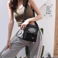 Dickies กระเป๋าสะพายข้าง กระเป๋าแฟชั่น Unisex MiNi Crossbody Bag