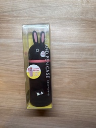 日本Lihit Lab standing pencil case 站立式筆盒|PuniLabo卡通可水洗矽膠伸縮筆筒  Limited Edition-  Black Bunny