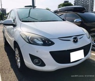 二手中古車優惠中~ Mazda2 白