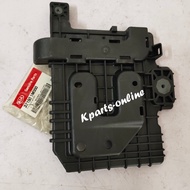 BATTERY TRAY / BATTERY BRACKET (GENUINE PARTS) KIA FORTE > 37150-1M000