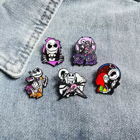 5pcs Halloween Badges Cute Bizarre Christmas Eve Horror Metal Badge Anime Brooch Classic Anime Acces