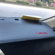 Thảm taplo da carbon xe Toyota Vios 2019- 2020- 2021 2022 Hàng 3 lớp chống trượt vân cacbon vừa khít