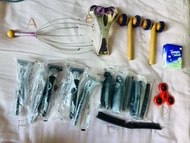 2件頭髮頭皮按摩爪，5件日本新兩用摺梳foldable two way comb brush,5包日本schick 舒適牌鬚刨disposable razors，身體四肢搣脂淋巴排毒按摩器。 2件滾動