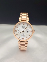 ALBA นาฬิกาผู้หญิง QUARTZ รุ่น AP6530X1 หน้าปัด มุก สแตนเลสพิ้งโกลด์ รับประกัน 1ปี