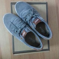 Wesc shoes灰色