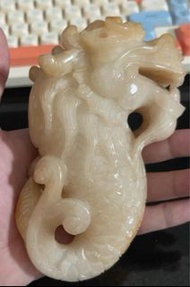 石英岩玉雕龍形擺件
