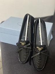 PRADA 鱷魚紋樂福鞋