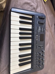 M-Audio oxygen 25 midi keyboard