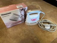 Panasonic 蒸氣電熨斗 (NI-FS470) 香檳金色