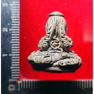 比打 pidta
Lp Dam 龙婆丹

Wat Mai Napparam

佛历BE 2539

Nawa copper material 

九宝铜溶制,底部圣料
