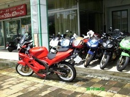 fzr專賣店 專修 經典跑車fzr150 經典街車fz150 4.8w就到手 歡迎 量身訂做及接受換車