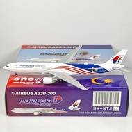 JC Wings XX4478 1: 400 Malaysia Airlines A330-300 9M-MTJ Flag Painted
