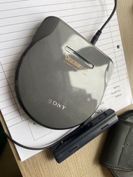 Sony. D-777 discman. DBB版