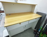 白色木紋接待櫃檯