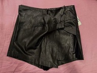 全新 Zara 仿皮短褲