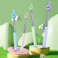 Bacaan Mengajar Guru Bilik Darjah Teleskopik Membaca Di Rumah Menggunakan Pengajaran Pelajar Sekolah