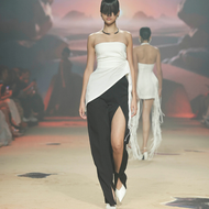 NICHP : Silent Flow : BeBe top : เสื้อเกาะอกออกงาน ตกแต่งด้วยผ้า