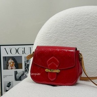 LV紅色漆皮肩背馬鞍包 M91728