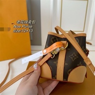 Travel Niche One-Shoulder High-Value Messenger Bag Small Fresh Lazy 952fb