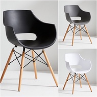 NEW GEN EAMES CHAIR/PREMIUM PLASTIC DINING CHAIR