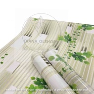 WALLPAPER STIKER DINDING MOTIF BUNGA HIJAU RAMBAT PAGAR