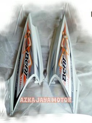 Cover Body Samping Honda Beat Karbu Lama Putih Striping Orange Tahun 2012