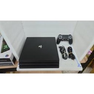 PS4 Pro 黑色《主機 1TB》再送隨機1片PS4遊戲【GAME休閒館】二手/中古