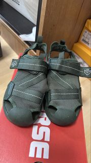 Converse 兒童涼鞋