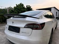 Zyber Tesla Model 3 碳纖維尾翼