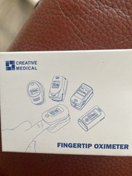 Creative Medical（科瑞康） 的指夾式脈搏血氧儀（Fingertip Oximeter）PC-60F