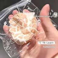 Silicone Egg Squeeze Toy, Realistic Egg Stress Relief Finger Toy, Soft Squishy Mud-Like Texture Deco