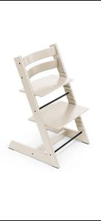 徵收Stokke 成長餐椅一張