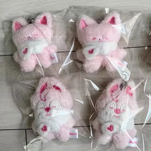 SKZOO mini pink scarf strawberry plush pendant idol Stray Kids Felix BangChan fm venue children's bi