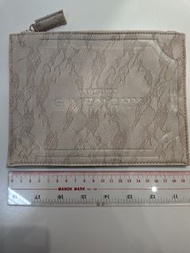 Givenchy 淺米色手拿包