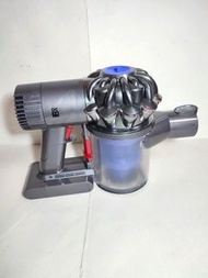 Dyson vacuum cleaner DC 74主機一部，已深層清潔，整體機件運轉良好，吸力強勁，原裝電池運轉12分鐘，保養2個月，歡迎查詢!