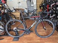 實體單車鋪- 6.3kg超輕公路車 BMC SLR01 R8000 碳條鈴