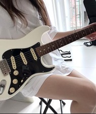 Fender American Performer Stratocaster Electric Guitar, Rosewood Fingerboard, SSS, Arctic White 0114910380