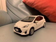 1:30 Toyota Aqua Prius C  尾期 金屬 豐田原廠 色辦車 白色