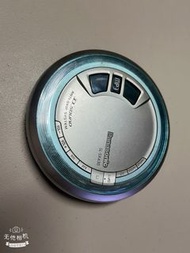 不過電，當零件賣！不保固！不退換）二手Panasonic,sl-sx430(cd隨身聽！無任何配件！當壞的賣！不過電）二手品保證有刮傷摩損銹班掉漆！在意外觀者別買