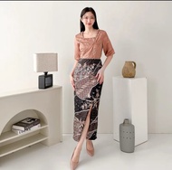 Dress Batik Wanita Elegan Modern Kekinian Fashion dengan Desain Unik dan Model Terkini Adora Kombina