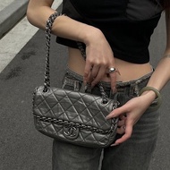 Chanel • 槍灰油臘牛皮銀釦滾邊鏈條Cf 25 翻蓋包