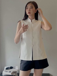 PRELIM IRISH Blouse เสื้อผ้าฝ้ายเพชร กระดุมมุก สีขาวเข้าเอว