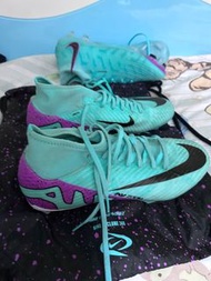 Nike足球鞋