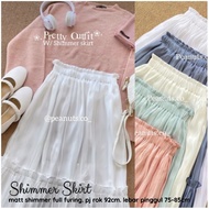 Trendy shimmer skirt / /